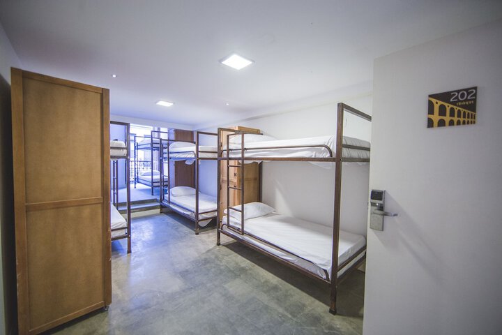 Room 8 of 44