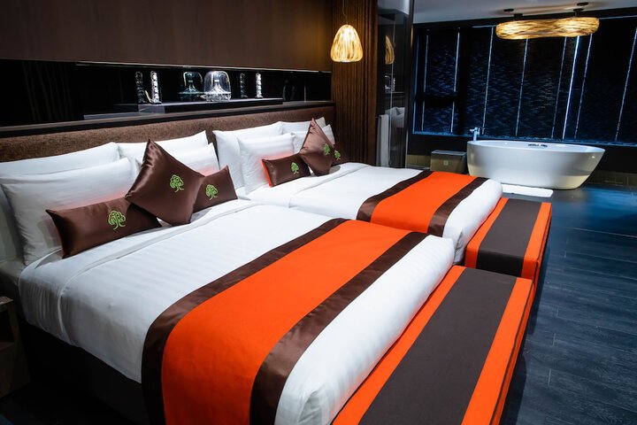 Room 32 of 56