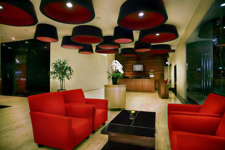 Entrance & Lobby