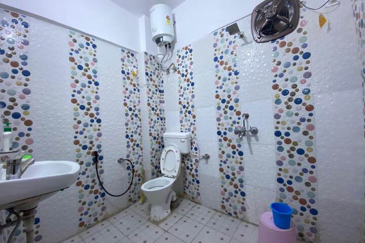 Room 32 of 38