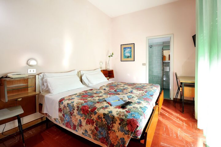 Room 5 of 46