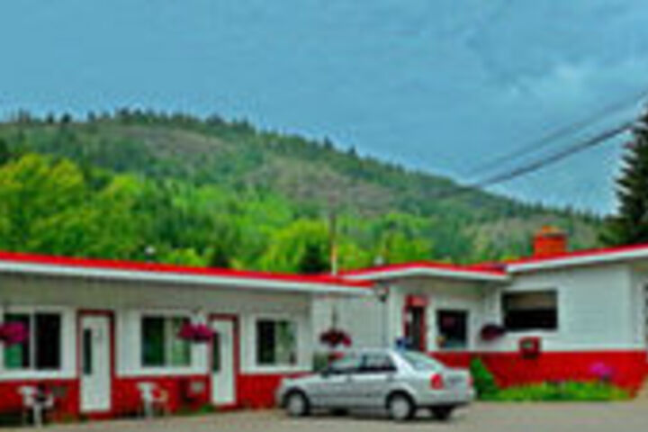 Boundary Creek Motel and RV Park
