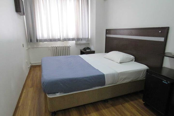 Room 16 of 30