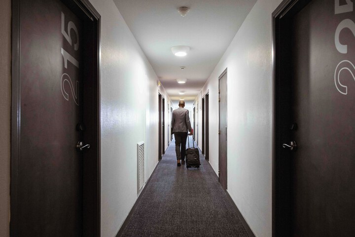 Handrails in hallways