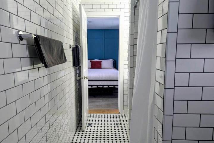 Room 27 of 53