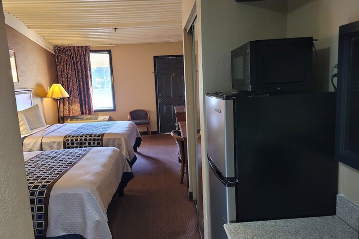2 Double Beds (3 of 14)