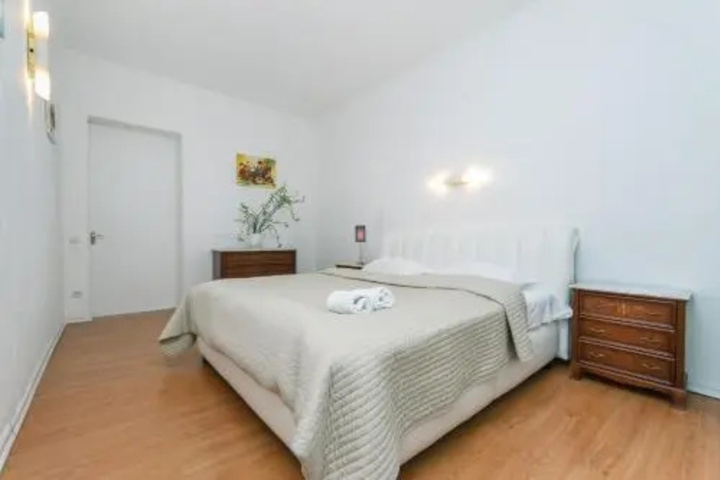 Room 5 of 14