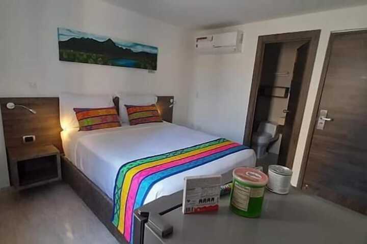 Room 3 of 28