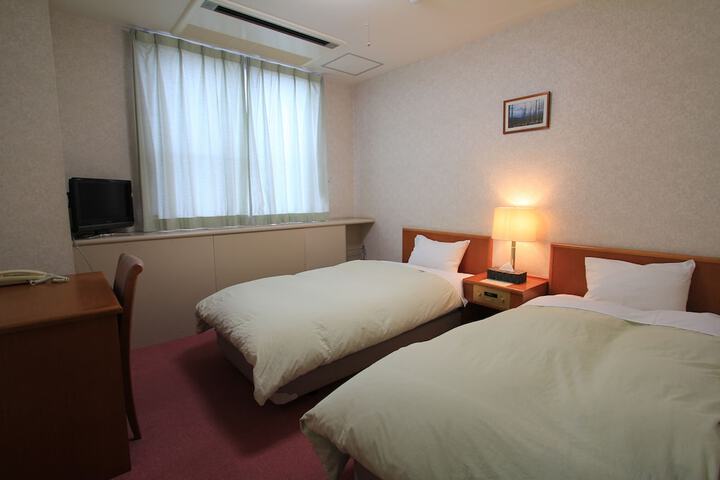 Room 2 of 25