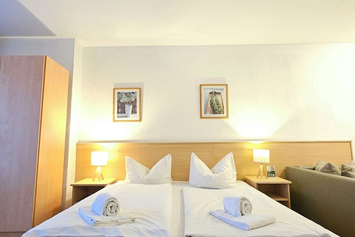 Room 32 of 96