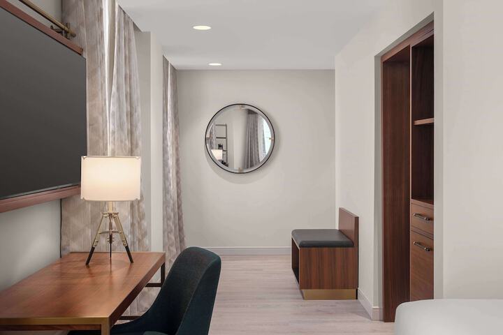 Room 10 of 39