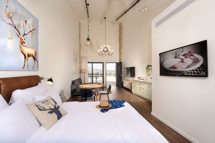 Room 28 of 36