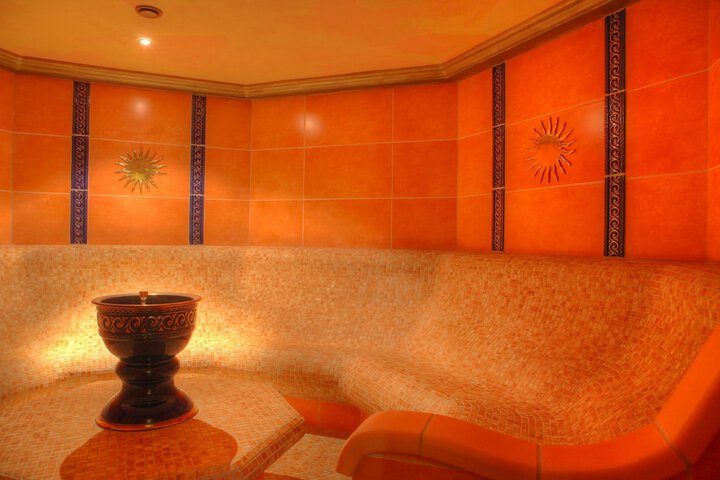 Room 13 of 26