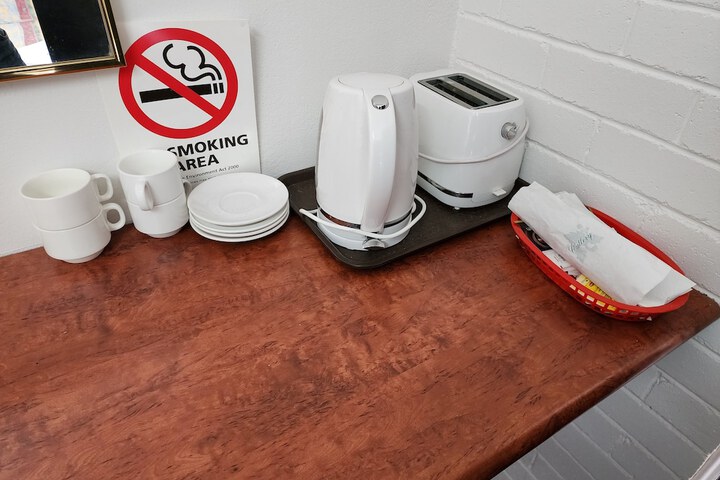 Room 5 of 6