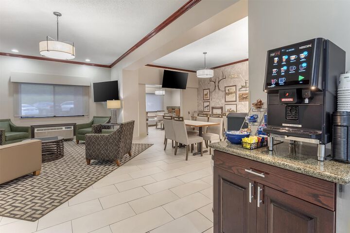Entrance & Lobby