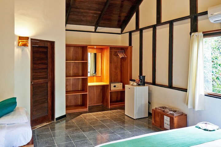 Room 16 of 102
