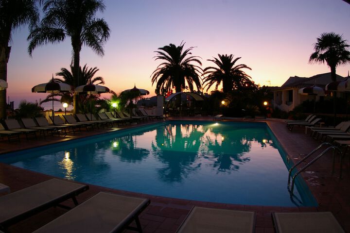 Pools & Facilities