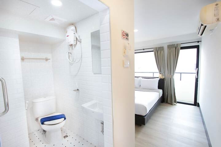 Room 10 of 48
