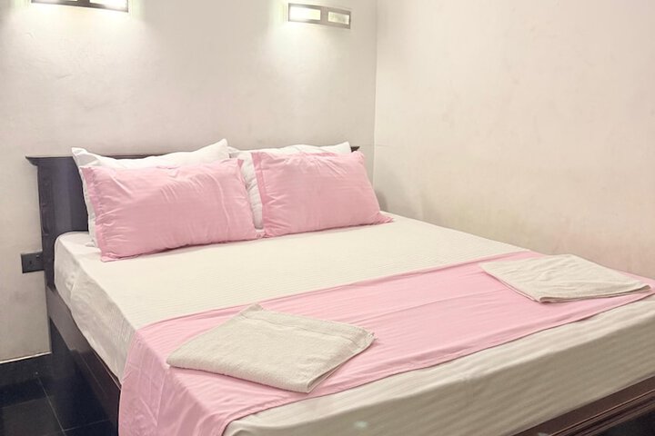 Room 9 of 29