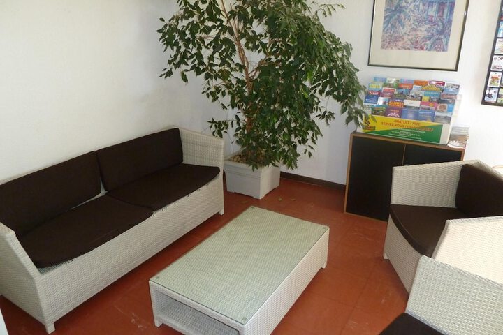 Entrance & Lobby