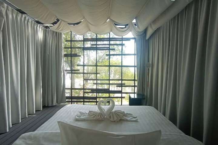 Room 6 of 58