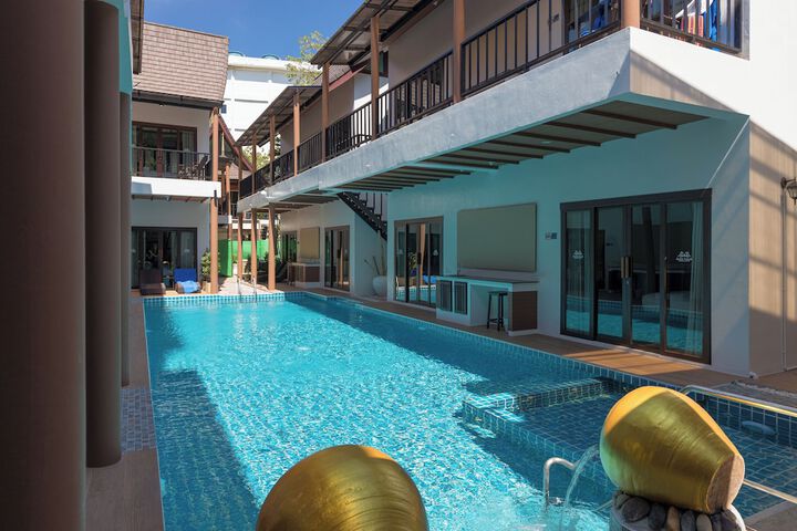 Pool 102 of 110