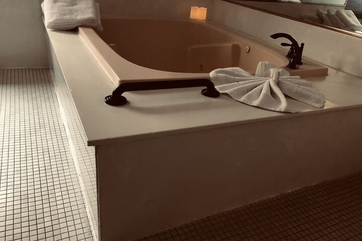 Jetted tub