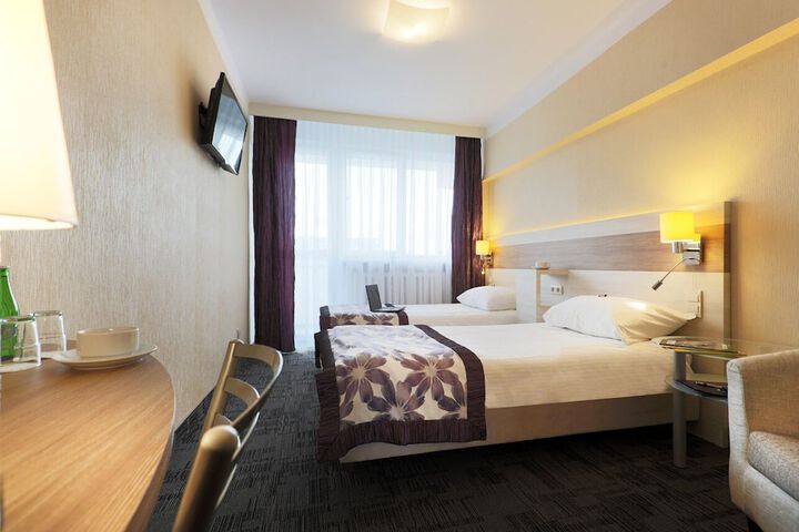 Room 6 of 23