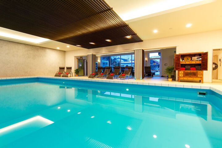 Pool 33 of 55