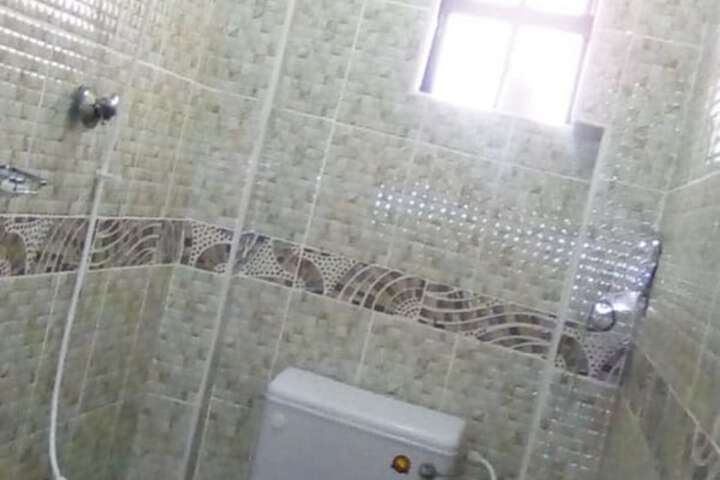 Room 8 of 12