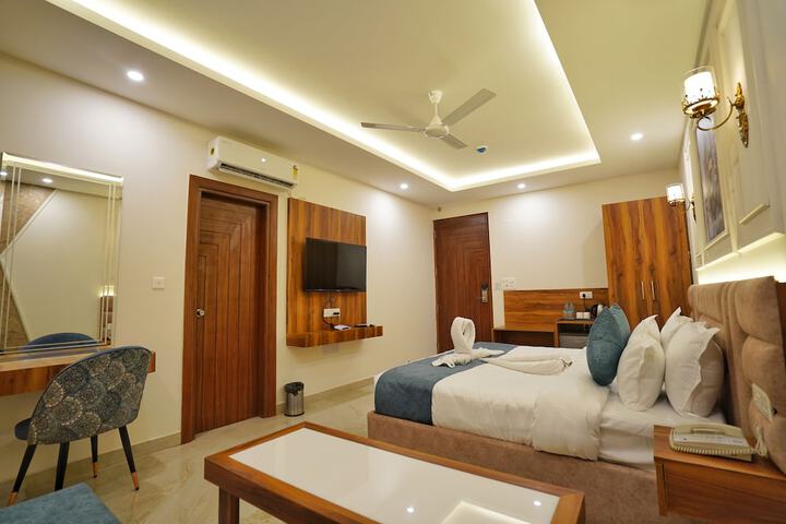 Room 11 of 21