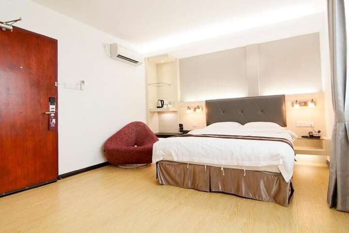 Room 27 of 44