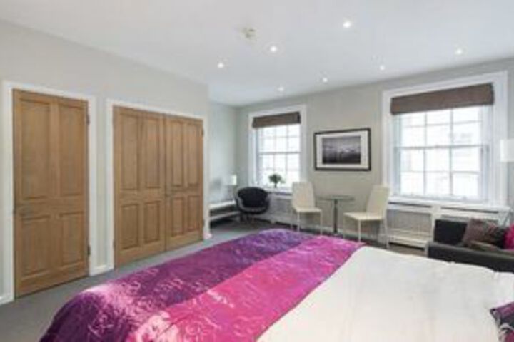 Berkeley Residential- 3 Bathurst Street