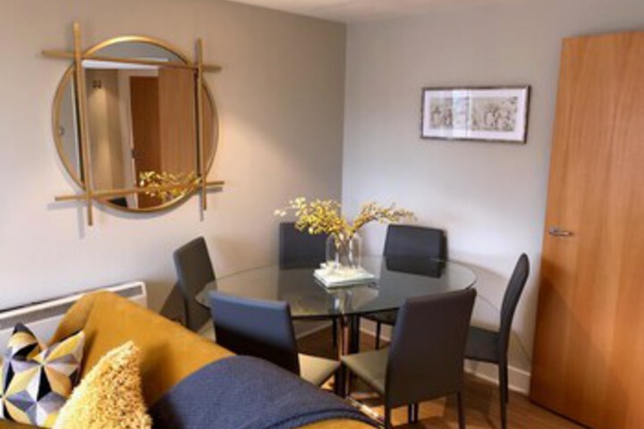Room 5 of 18