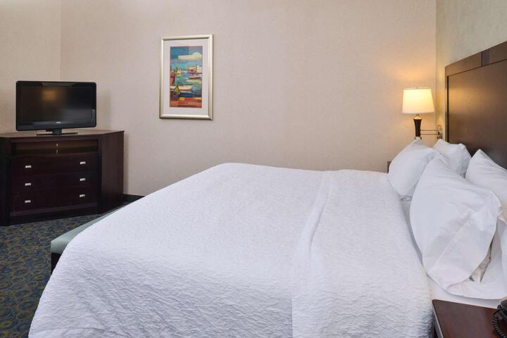 1 King Bed (6 of 19)
