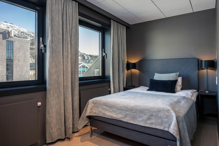 Room 16 of 80