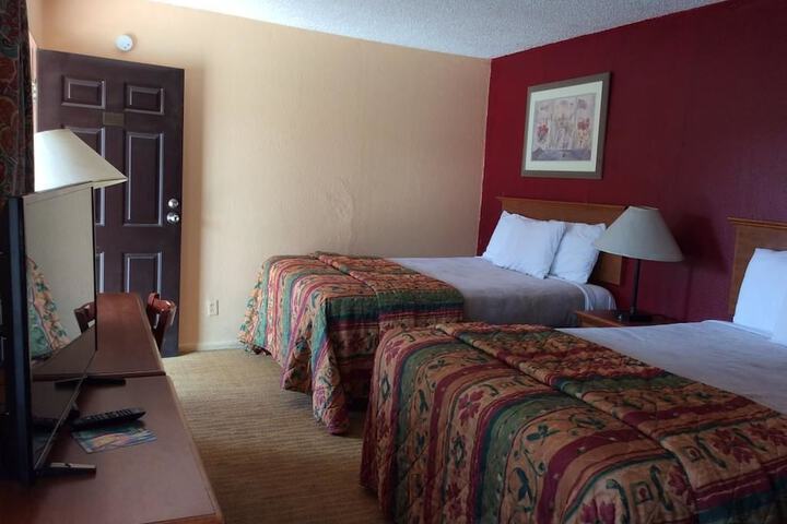 Room 3 of 40