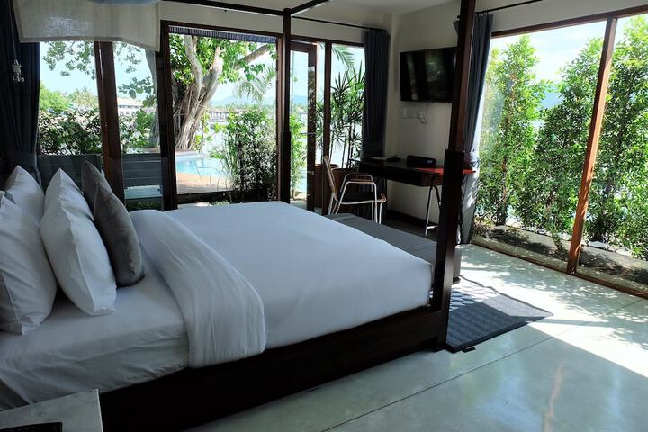 Room 27 of 148