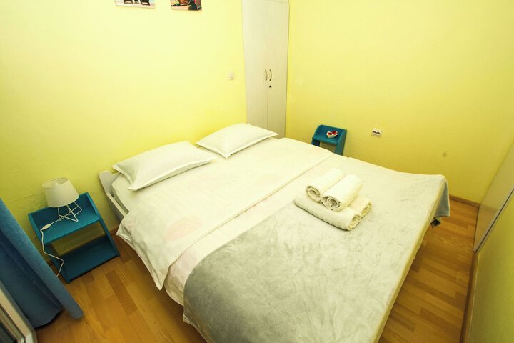 Room 3 of 20