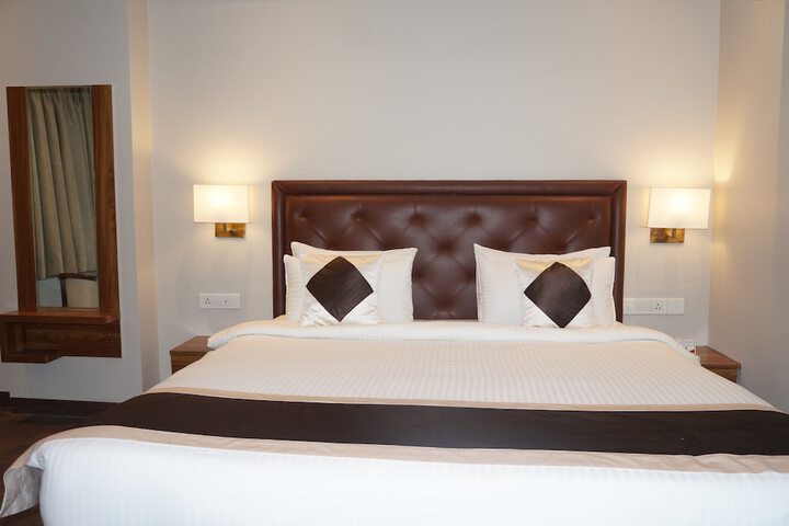 Room 9 of 27