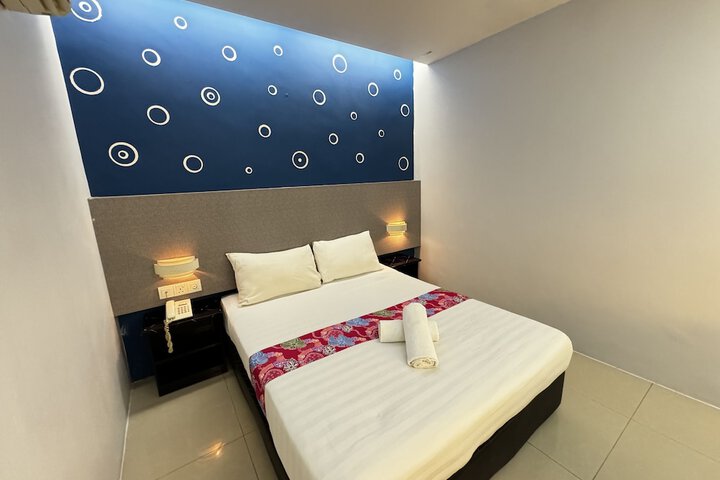 Room 6 of 30
