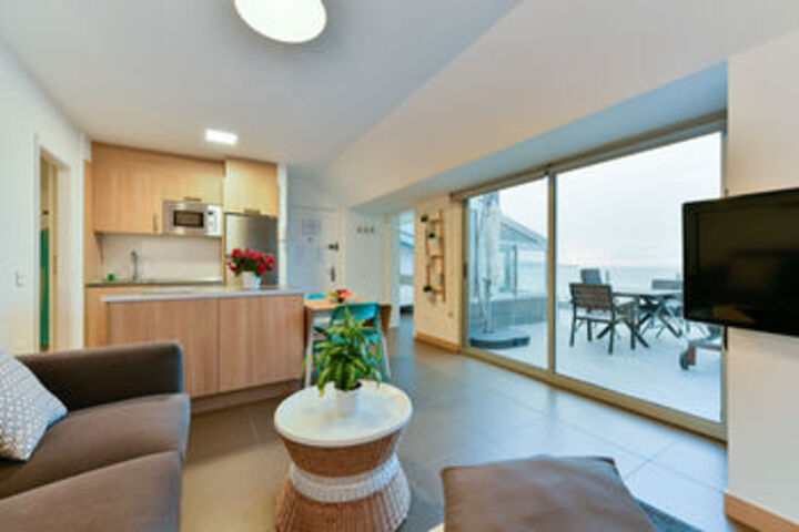 Room 21 of 27