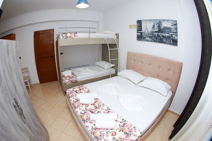 Room 13 of 131