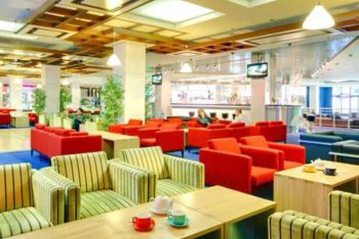Lounge 50 of 75