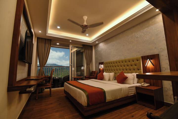 Room 6 of 96