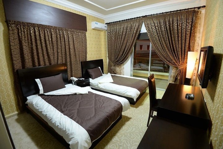 Room 7 of 17