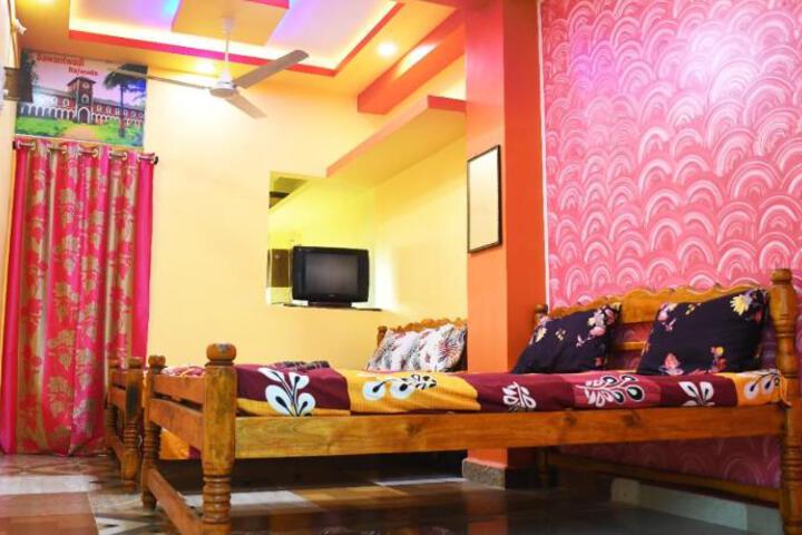 Anandi Nivas