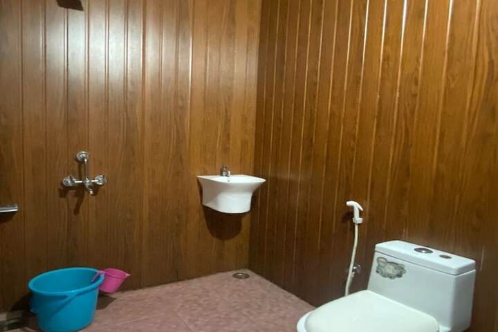 Room 6 of 24