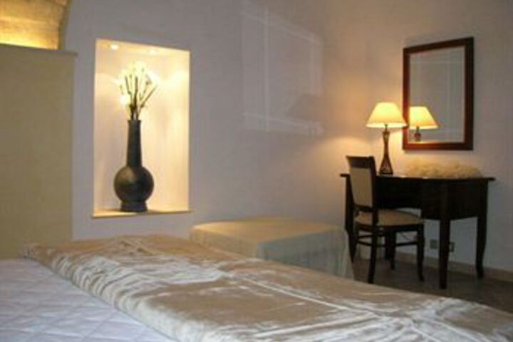 Room 15 of 36