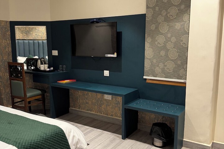 Room 64 of 96